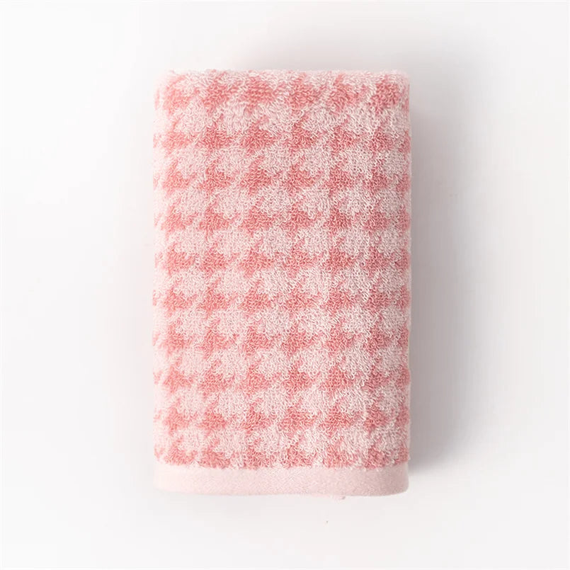 HoundLuxe Vintage Houndstooth Cotton Face Cloth Bowlift