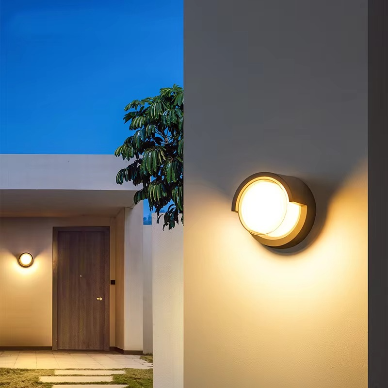 BowLift | Elegant outdoor wall lamp with motion sensor