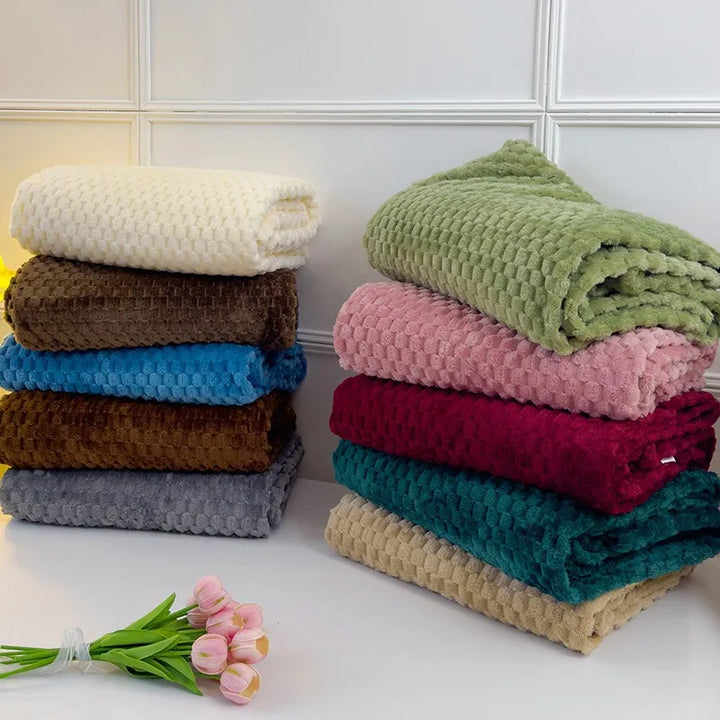 BowLift | CosyNest Fleece Blanket | Flannel Fleece Cuddle Blanket | Soft & Lightweight | Warm Sofa Blanket for Autumn & Winter | Gift Idea for Christmas