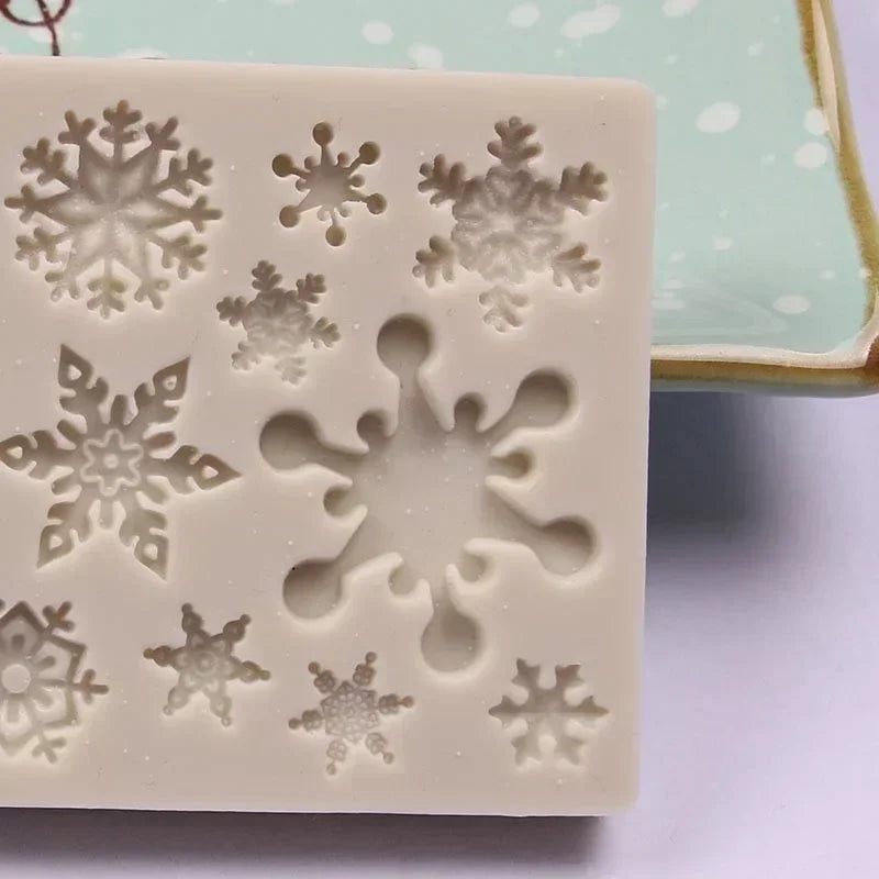 Snowflake Delight – Silicone Baking Mold for Winter Treats Bowlift