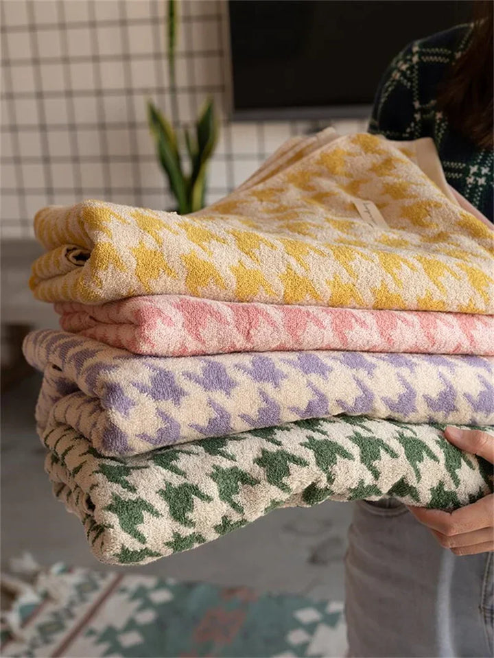 HoundLuxe Vintage Houndstooth Cotton Face Cloth Bowlift