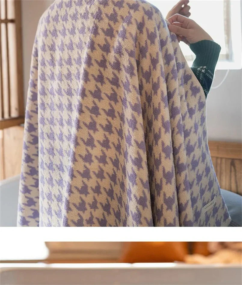 HoundLuxe Vintage Houndstooth Cotton Face Cloth Bowlift