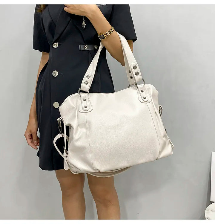 Isabela Tote – Trendy and Spacious Student Bag Bowlift