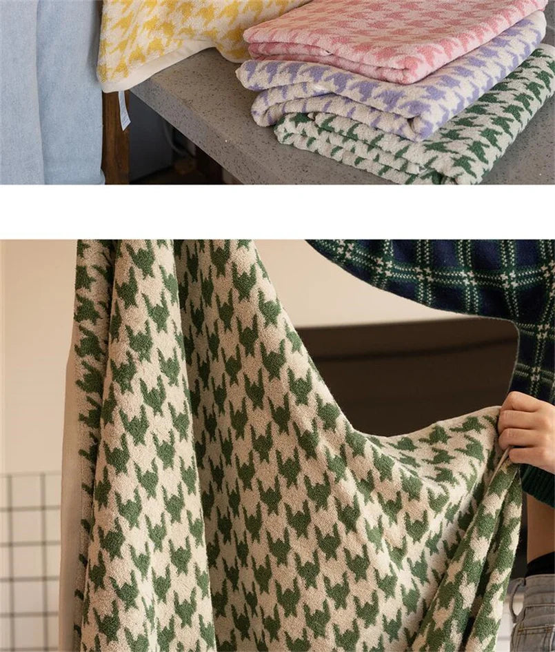 HoundLuxe Vintage Houndstooth Cotton Face Cloth Bowlift