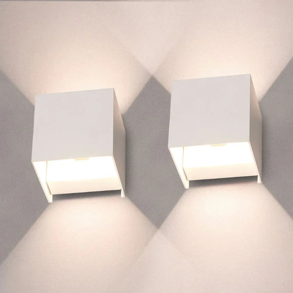 BowLift | Modern LED wall light in cube design
