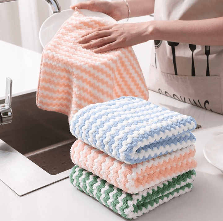 BowLift | microfibre cleaning cloths made from coral fleece for streak-free cleanliness