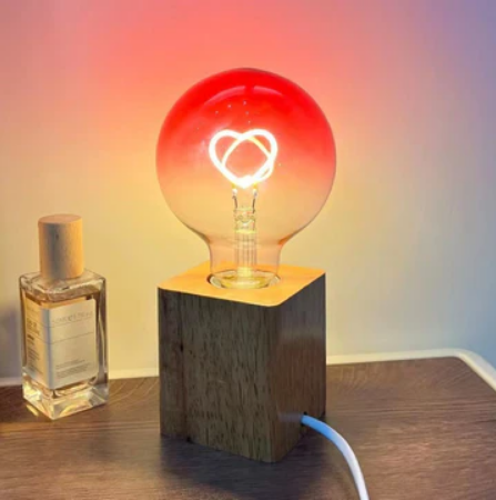 Pink LED light bulb with heart pattern – gradient | Bowlift