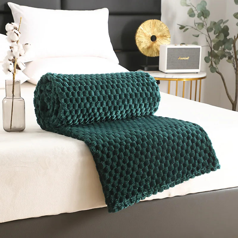 BowLift | CosyNest Fleece Blanket | Flannel Fleece Cuddle Blanket | Soft & Lightweight | Warm Sofa Blanket for Autumn & Winter | Gift Idea for Christmas