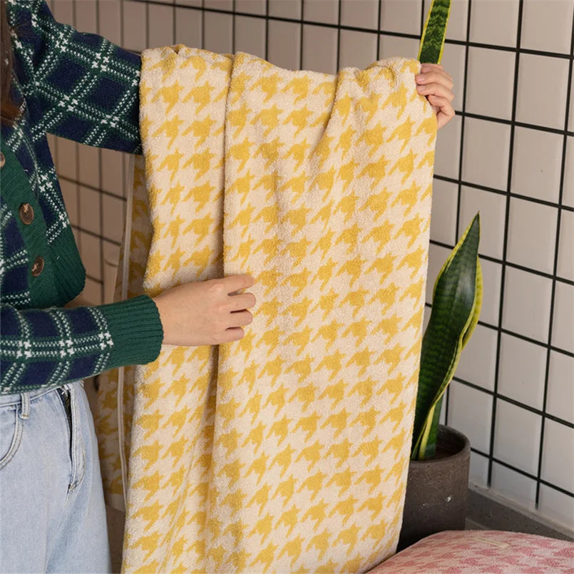 HoundLuxe Vintage Houndstooth Cotton Face Cloth Bowlift