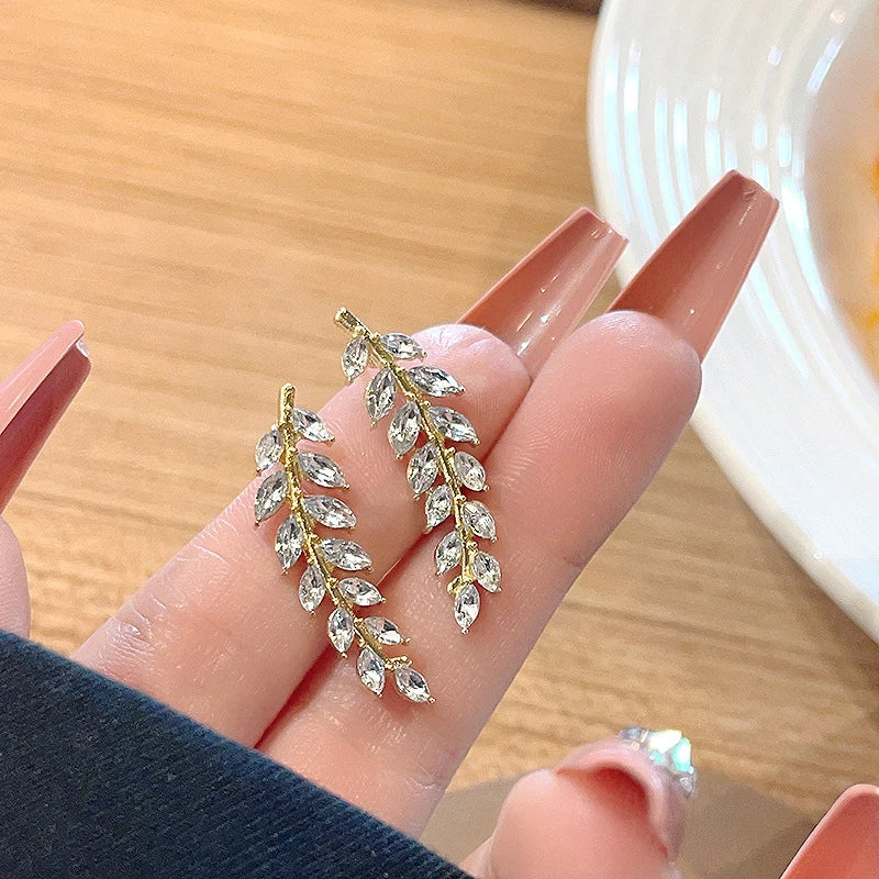 BowLift | Crystal Leaf Design Cuff Earring