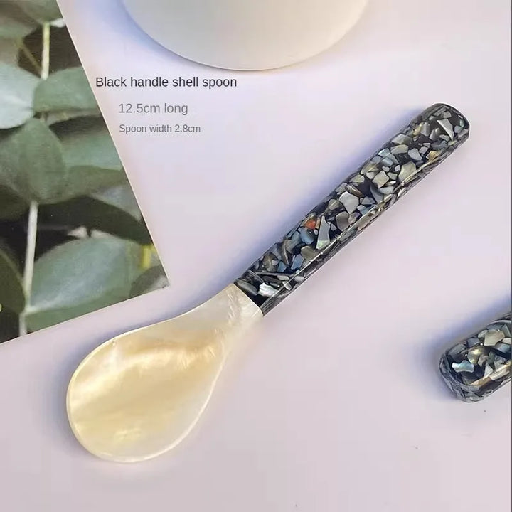 BowLift | Natural Pearl Shell Moonlight Snail Spoon
