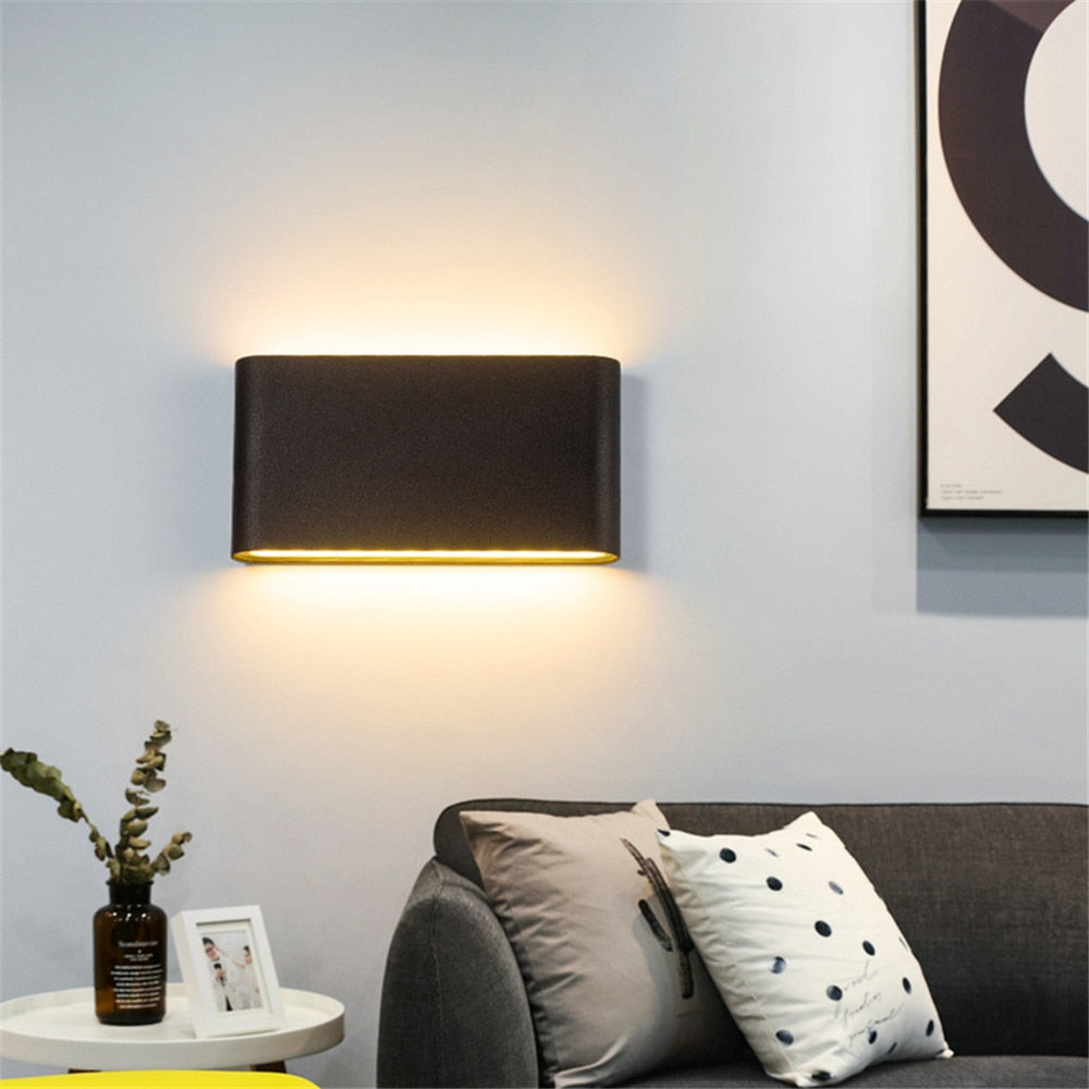 BowLift | Modern LED Outdoor Wall Light – Waterproof, Rectangular