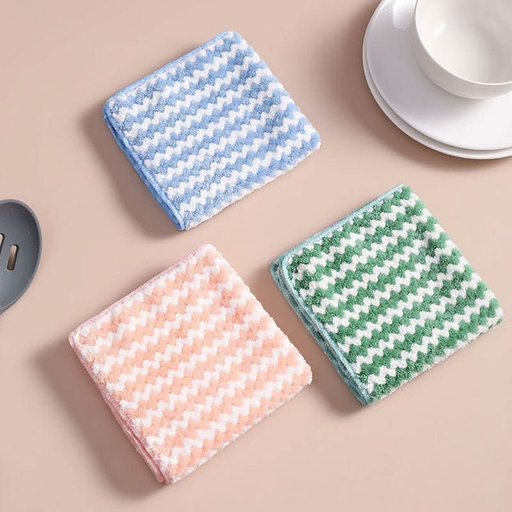 BowLift | microfibre cleaning cloths made from coral fleece for streak-free cleanliness