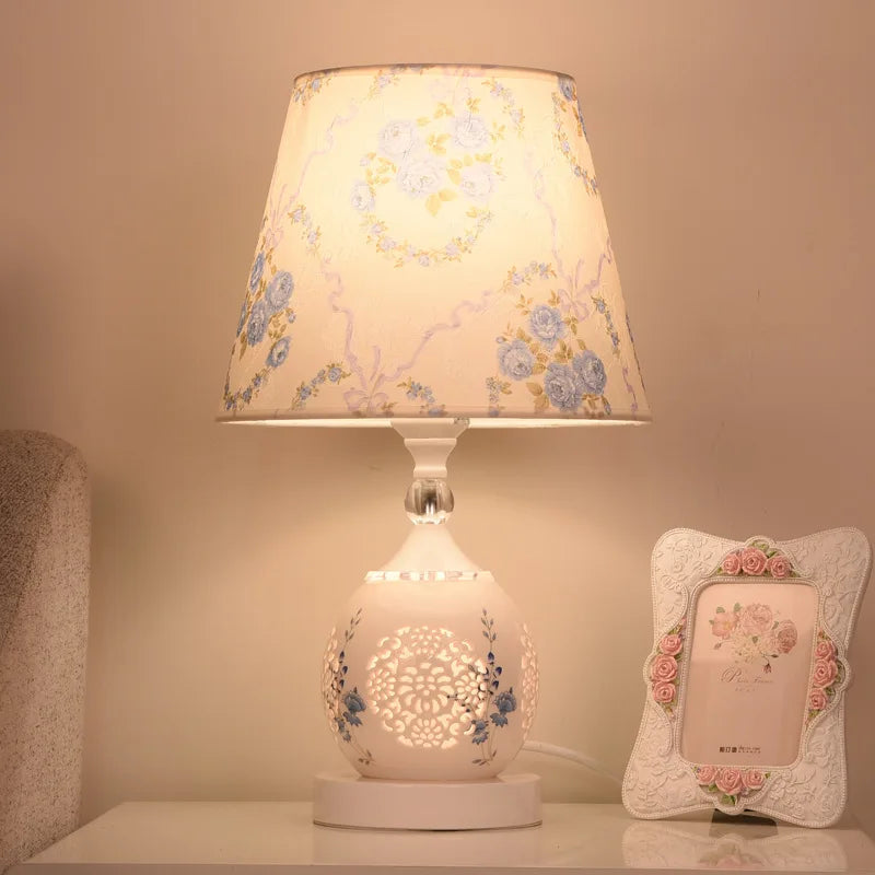 BowLift | Stylish Lamp with Delicate Crystal Shine