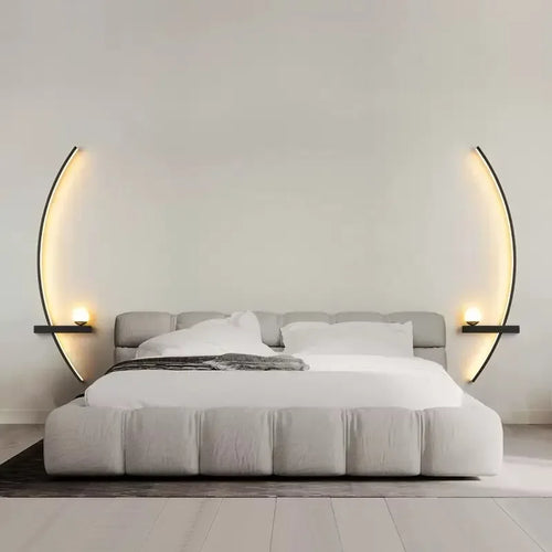 BowLift | Contemporary Edge Wall Lamp – Black & Gold Indoor/Outdoor Lighting for Modern Spaces
