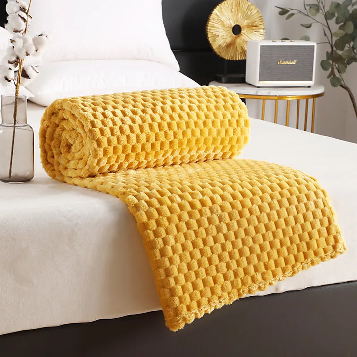 BowLift | CosyNest Fleece Blanket | Flannel Fleece Cuddle Blanket | Soft & Lightweight | Warm Sofa Blanket for Autumn & Winter | Gift Idea for Christmas