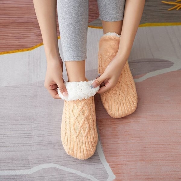 FluffySafe - Luxury Slippers with Non-Slip Sole Bowlift