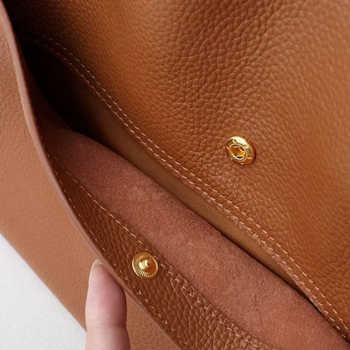 Large Leather Handbag with Generous Capacity - DailyLux | Bowlift