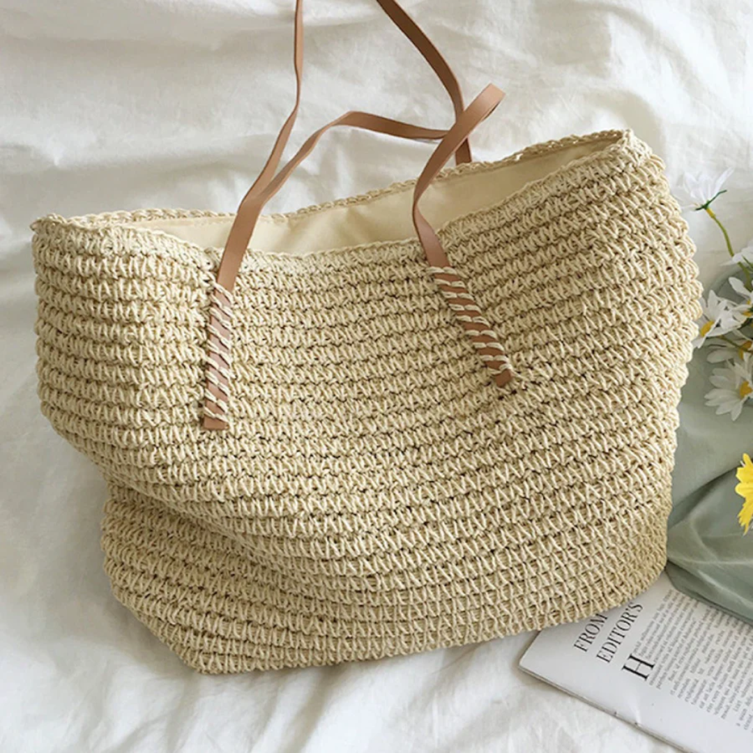 Spacious Handbag with Sturdy Shoulder Strap - TerraWoven | Bowlift
