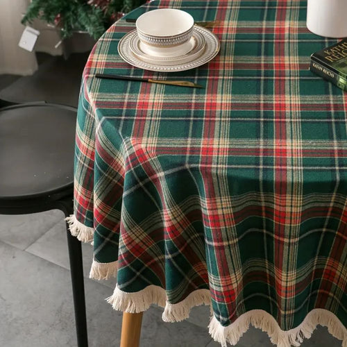 BowLift | Vintage Holiday Plaid Round Tablecloth