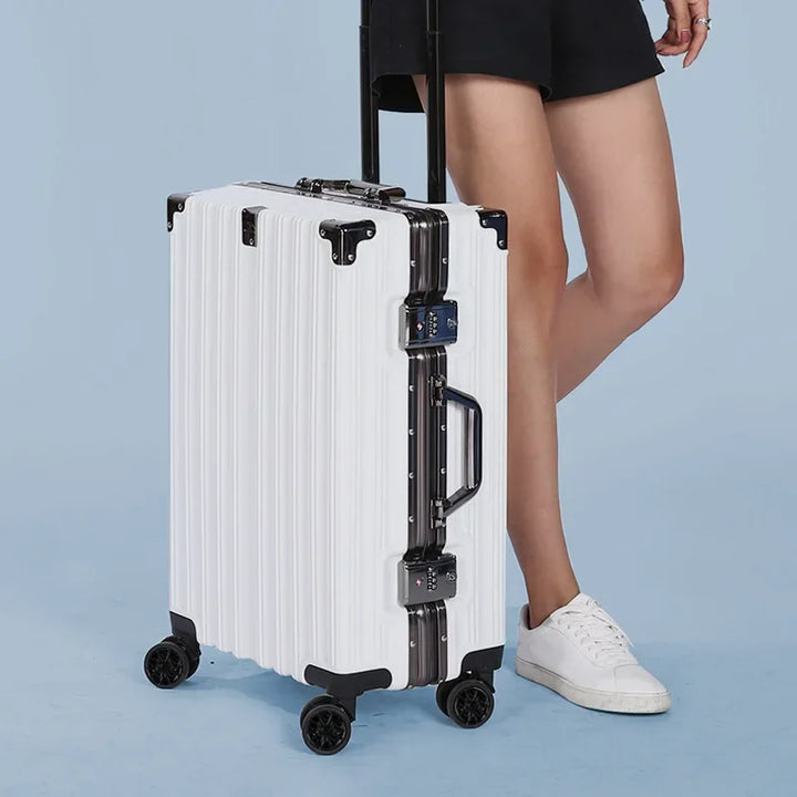 Aluminium frame hard shell suitcase – Geneva | Bowlift