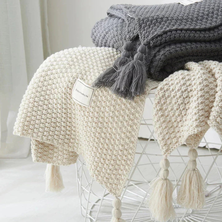 BowLift | Wool Blanket ArcticHaven | Scandinavian Design with Tassels & Balls | Warm & Stylish