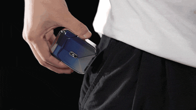 BowLift | LuxRazor Elite Travel Razor | Compact magnetic design for effortless shaving on the go
