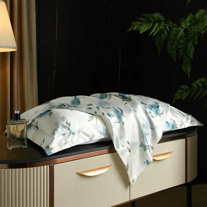 BowLift | Caressence – Mulberry Silk Pillowcase for Luxurious Sleep Comfort