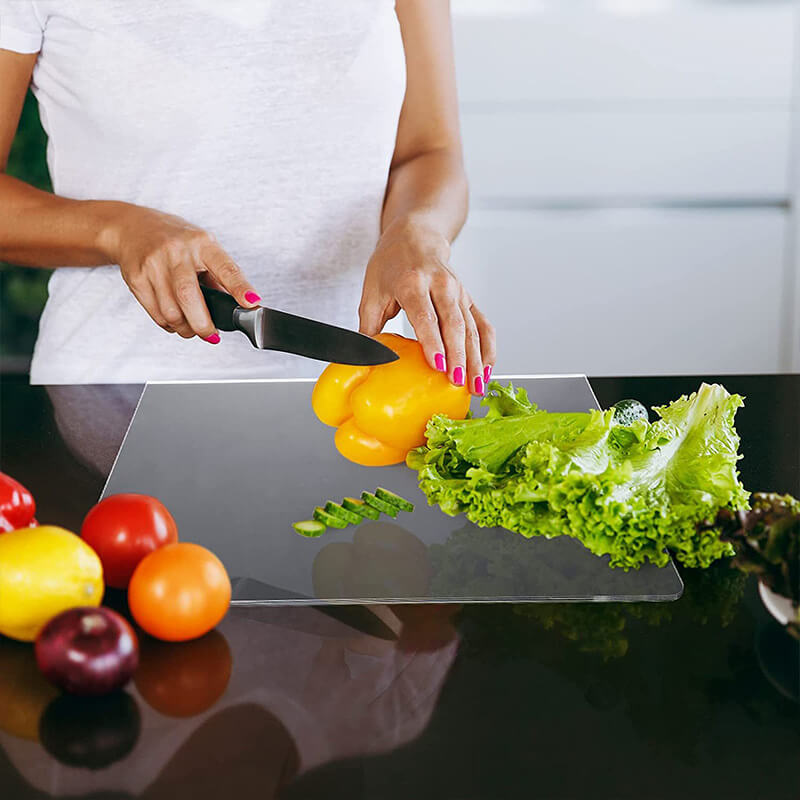 BowLift | Stylish and safe: Non-slip Cutting Board - GlassEdge