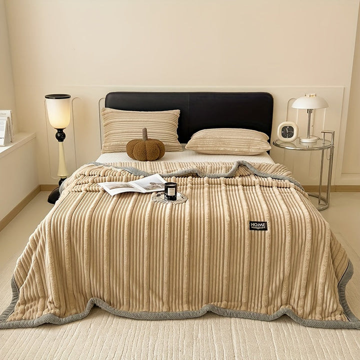 LuxeFleece - Soft Blanket for Warmth and Style Bowlift