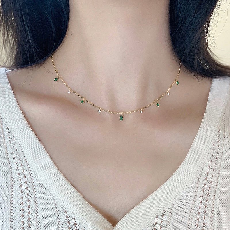 BowLift | Dainty Emerald Aurora Necklace