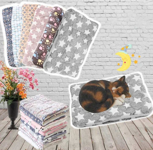 BowLift | Ultra Soft Cat Blanket – Cozy Flannel Blanket with Cats, Hypoallergenic and Machine Washable, Perfect for All Cats