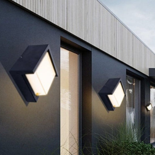 BowLift | Elegant outdoor wall lamp with motion sensor