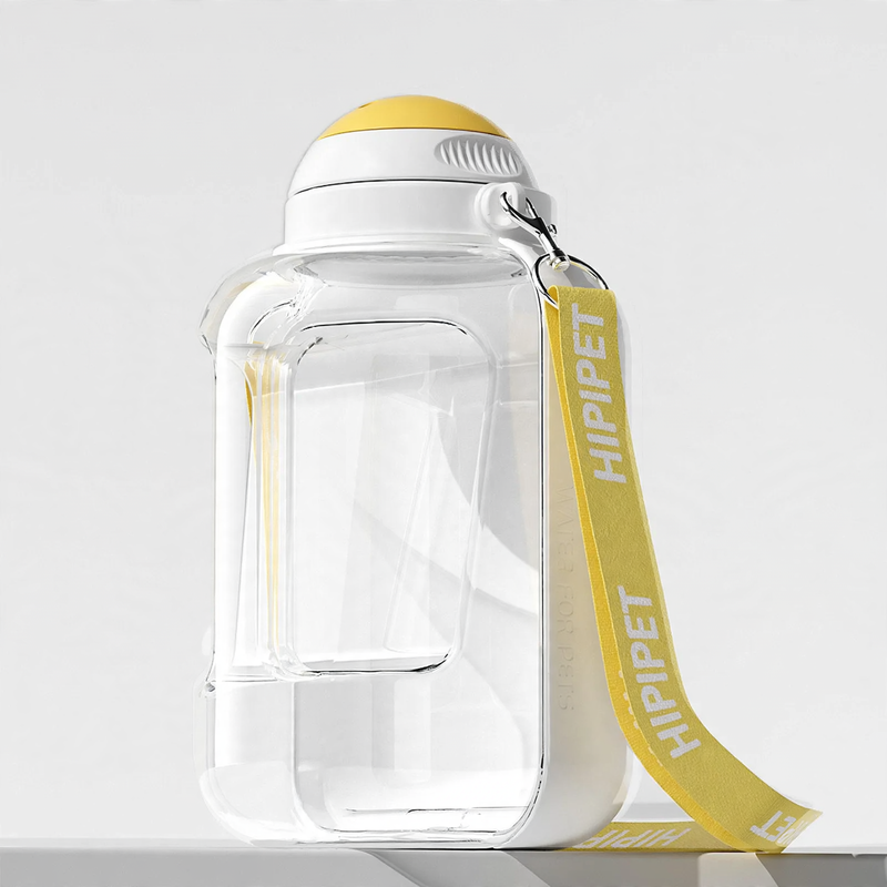 Portable drinking bottle for pets
