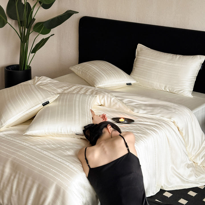 Summer bedding made of Tencel with jacquard pattern