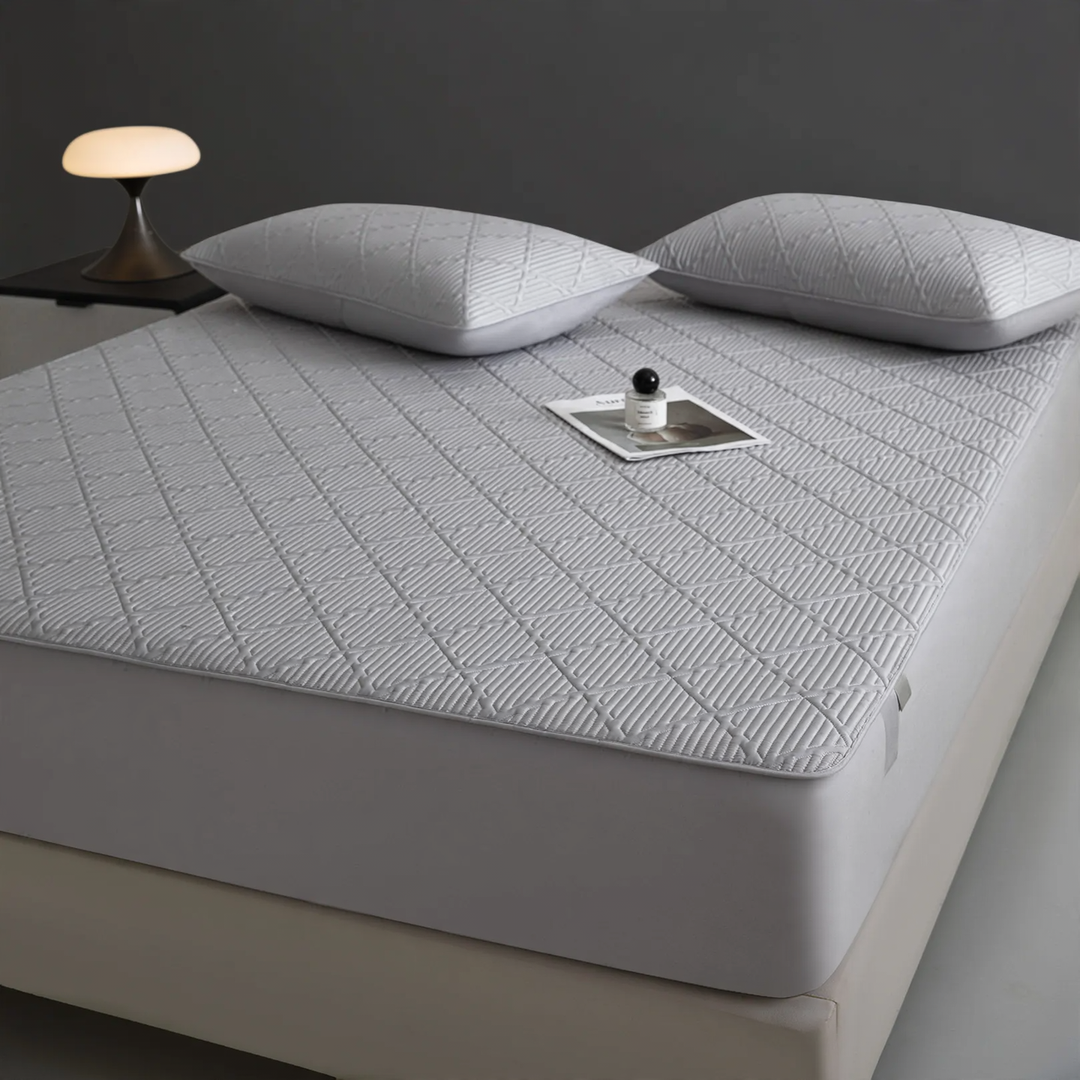 Mattress cover made of long-staple cotton, padded