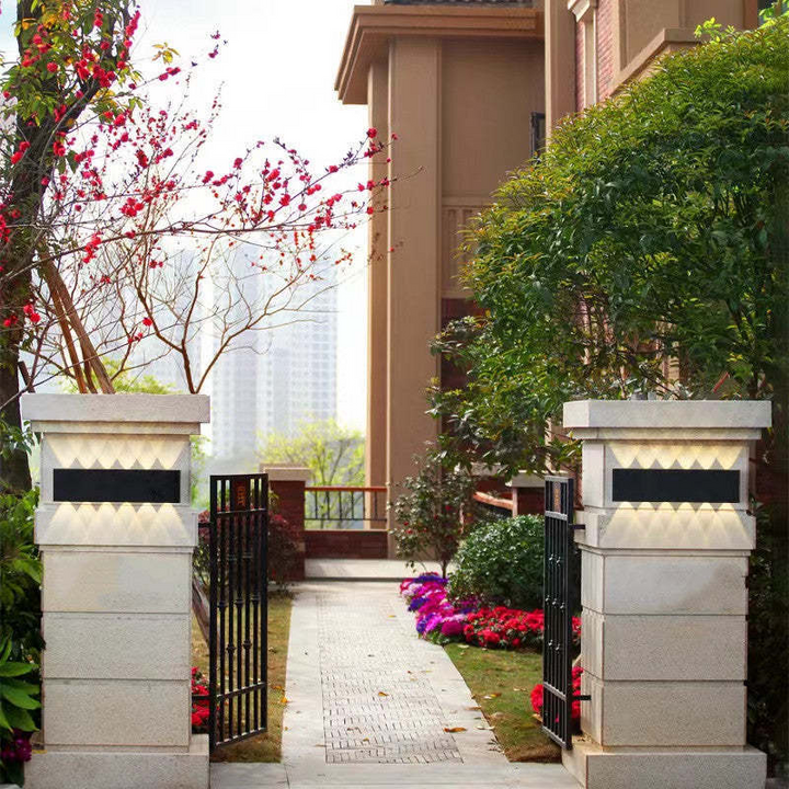 BowLift | Modern Waterproof LED Outdoor Wall Light Made of Aluminum