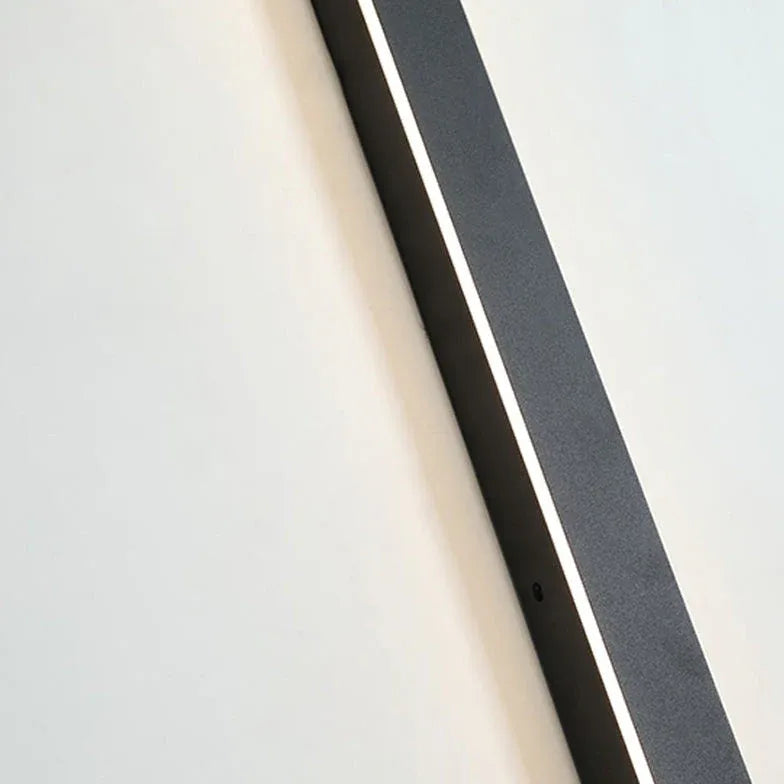 BowLift | Linear black minimalist LED outdoor wall light