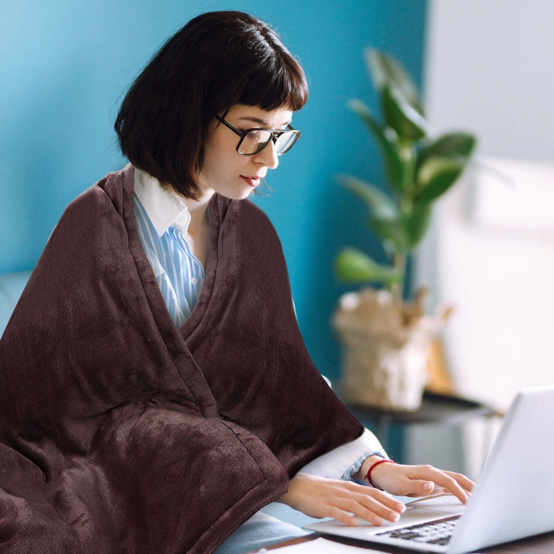 BowLift | Electric Heated Flannel Blanket - CozyHeat