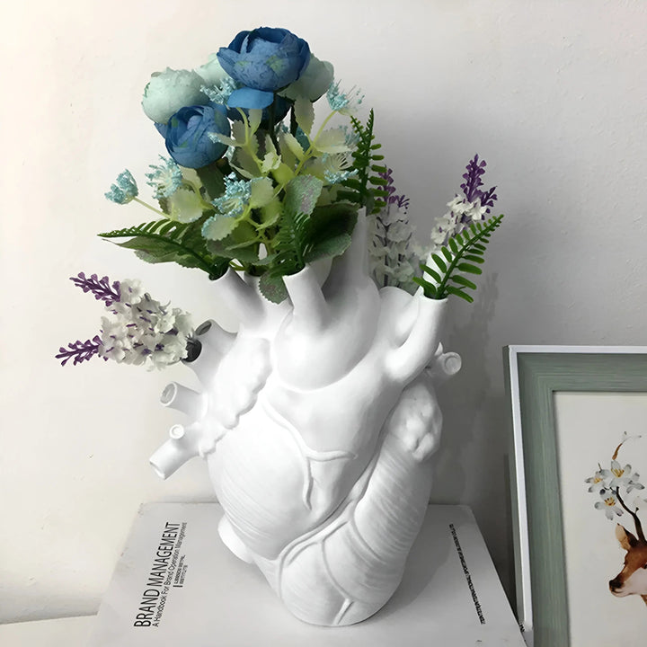 BowLift | Elena Heart-Shaped Vase – Greek-Inspired