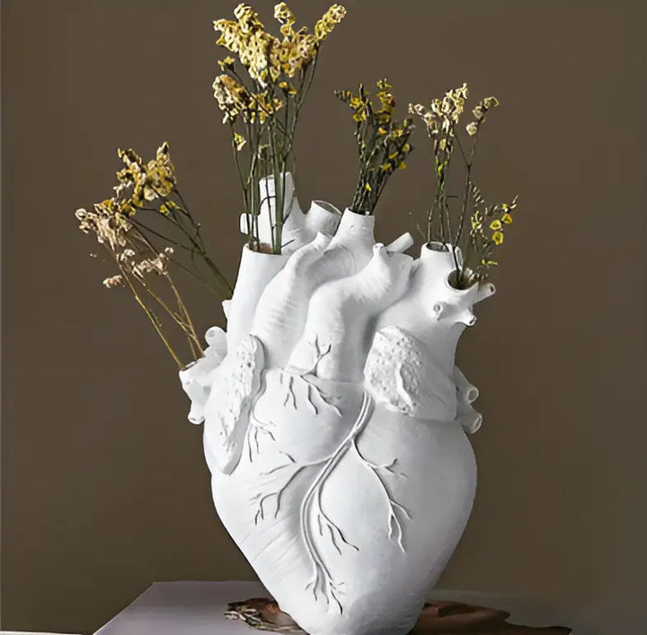 BowLift | Elena Heart-Shaped Vase – Greek-Inspired