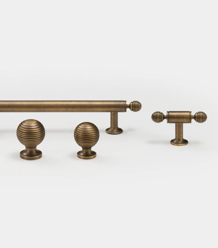 BrassElegance Solid Brass Antique T-Griff Bowlift