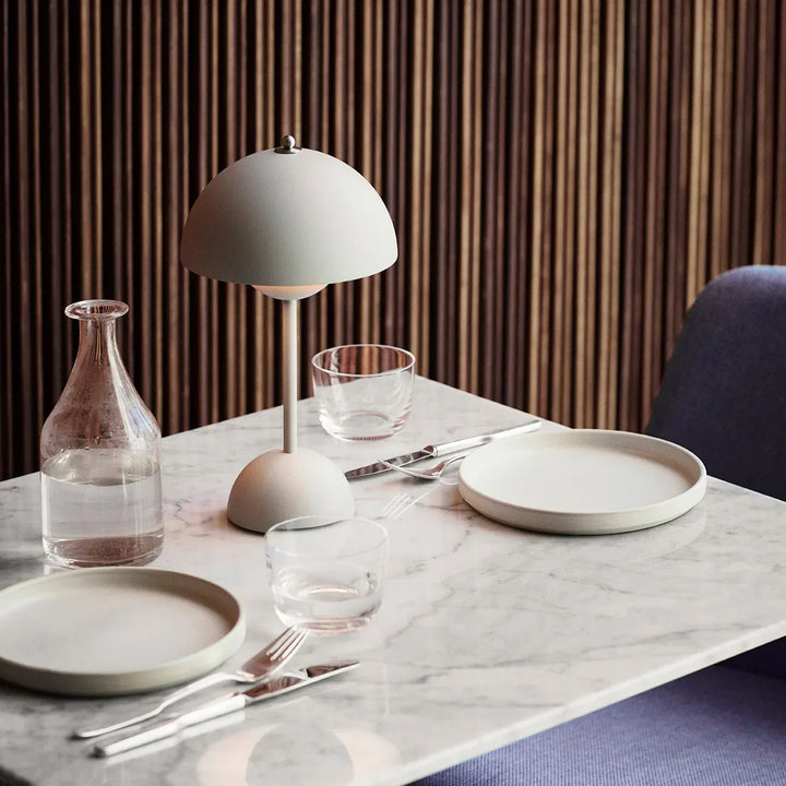 BowLift | LuxeAura Design Lamp | Scandinavian Lamp for a Refined Ambiance