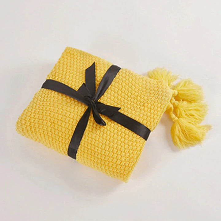 BowLift | Wool Blanket ArcticHaven | Scandinavian Design with Tassels & Balls | Warm & Stylish