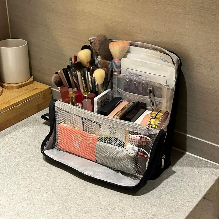 BowLift | Ultimate Travel Make-Up Bag