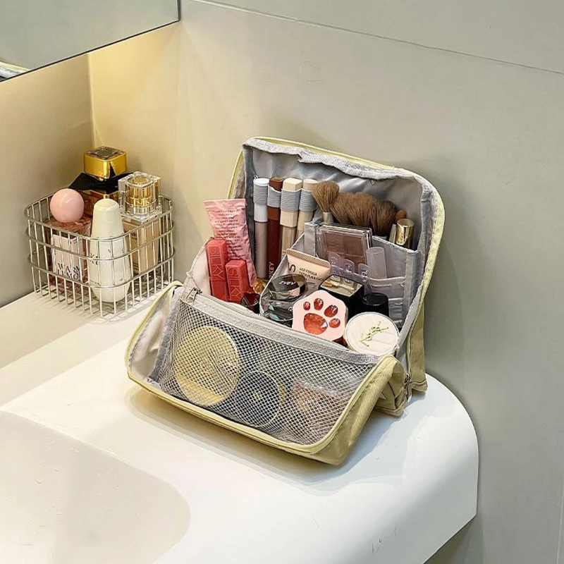 BowLift | Ultimate Travel Make-Up Bag