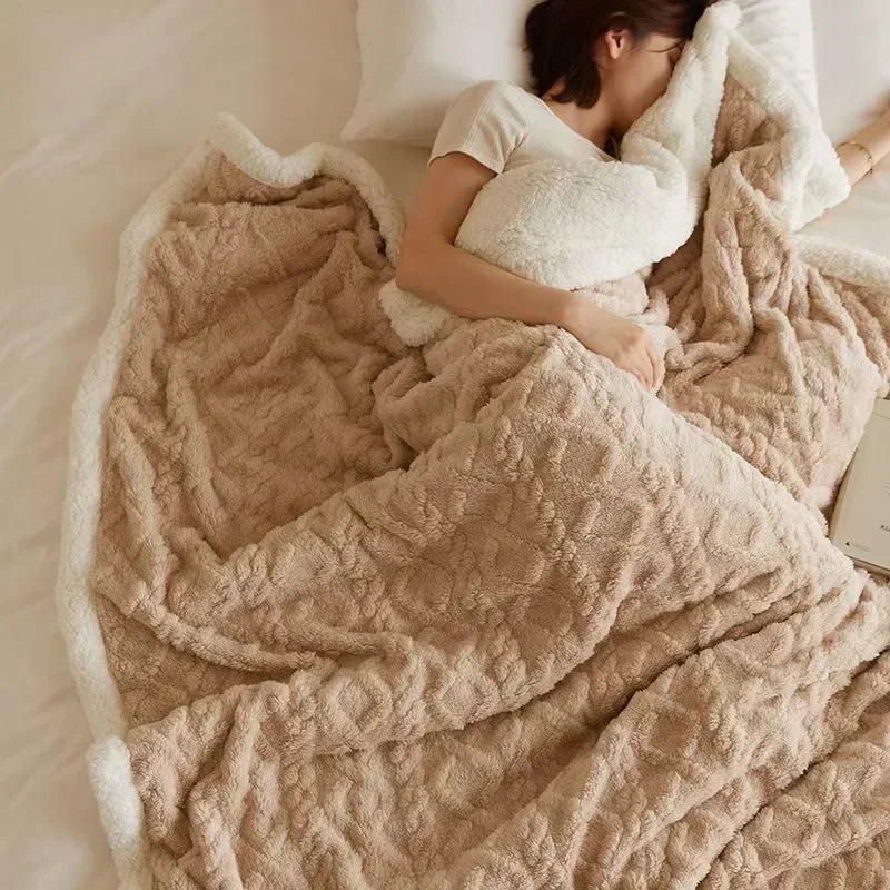 BowLift | Cozy winter blanket made of lamb wool providing extra warmth