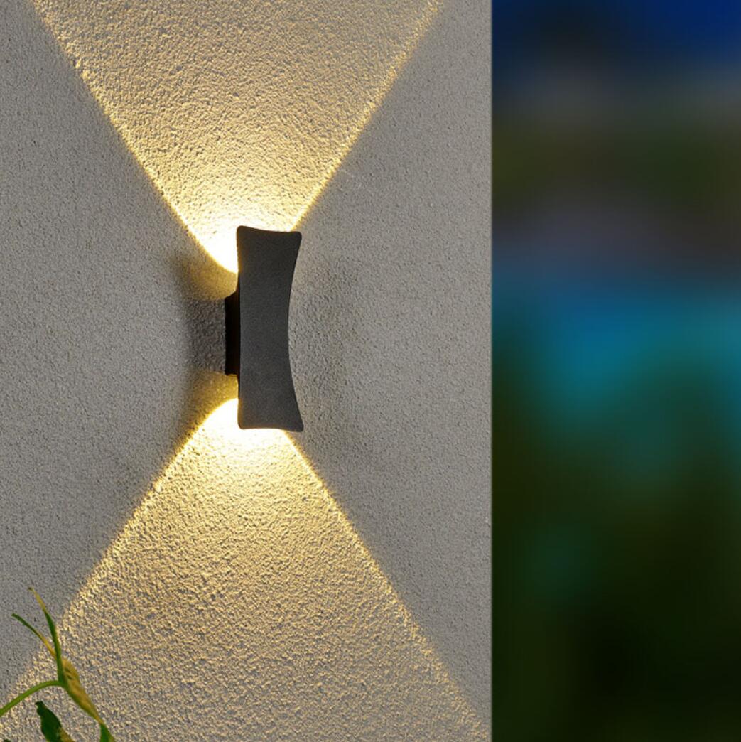 BowLift | Elegant outdoor wall light made of aluminum