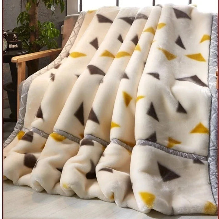 LuxuryWarmth – King Size Duvet for Winter Comfort Bowlift