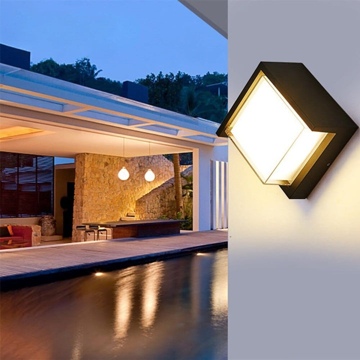 BowLift | Elegant outdoor wall lamp with motion sensor